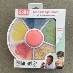 GoBe kid’s spill proof snack container with pink push button